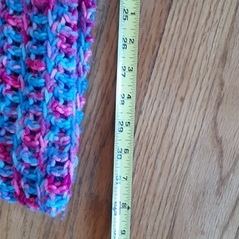 Handmade infinity scarf - Picture 3 of 4